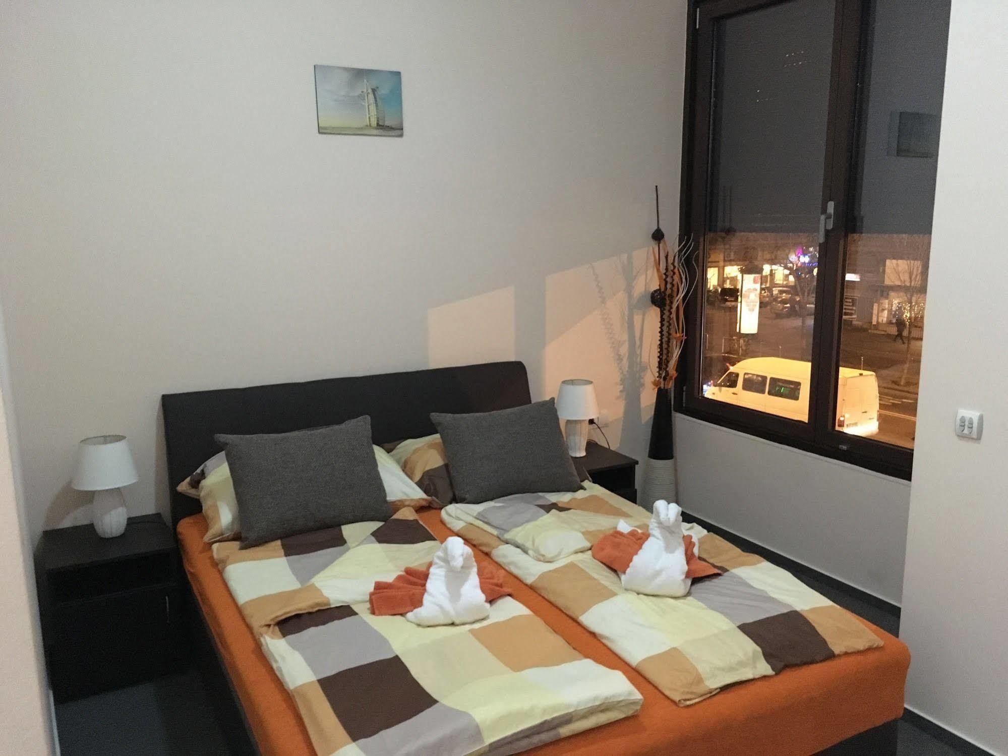 Hotel California Budapest Bagian luar foto