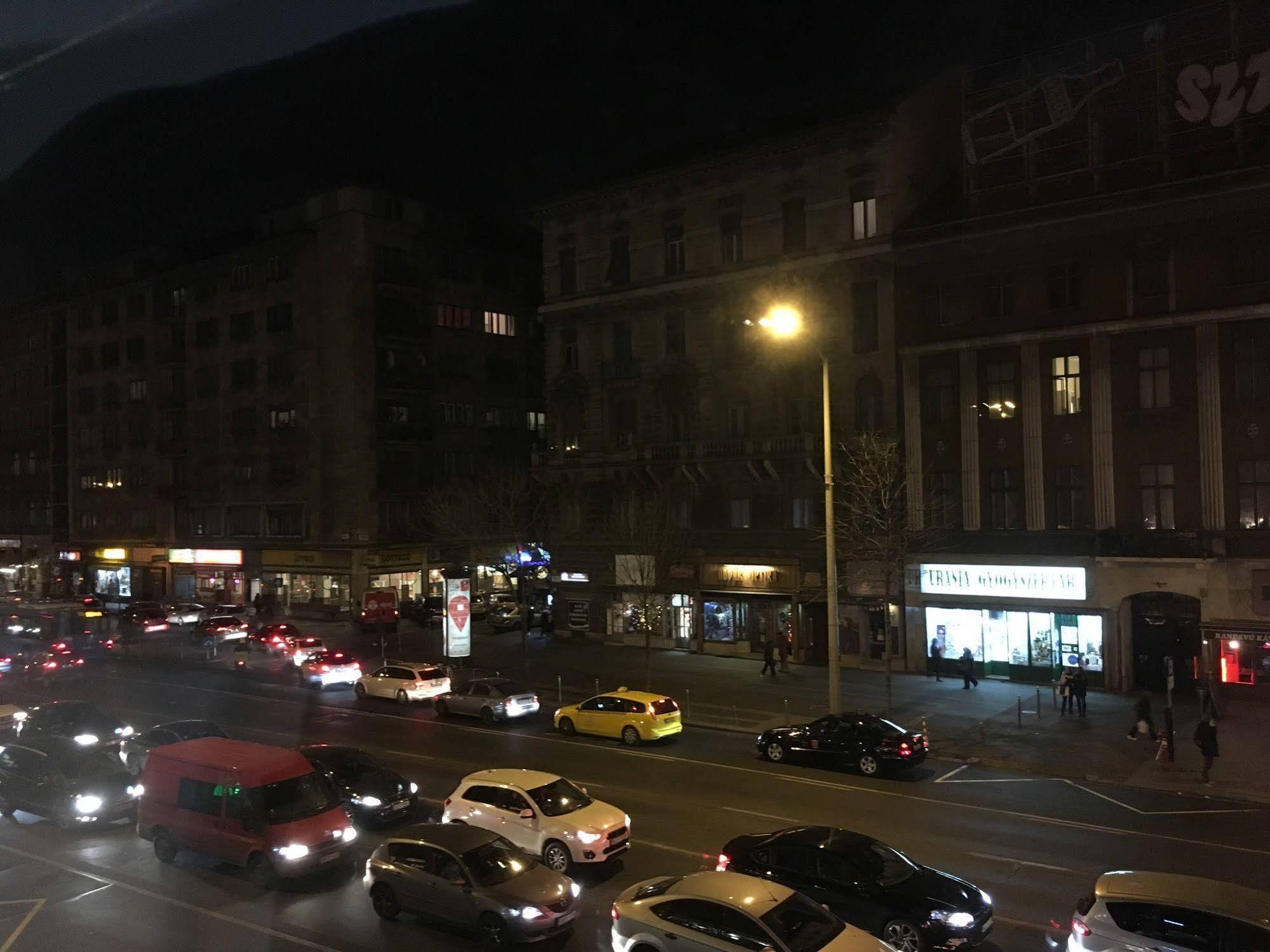 Hotel California Budapest Bagian luar foto