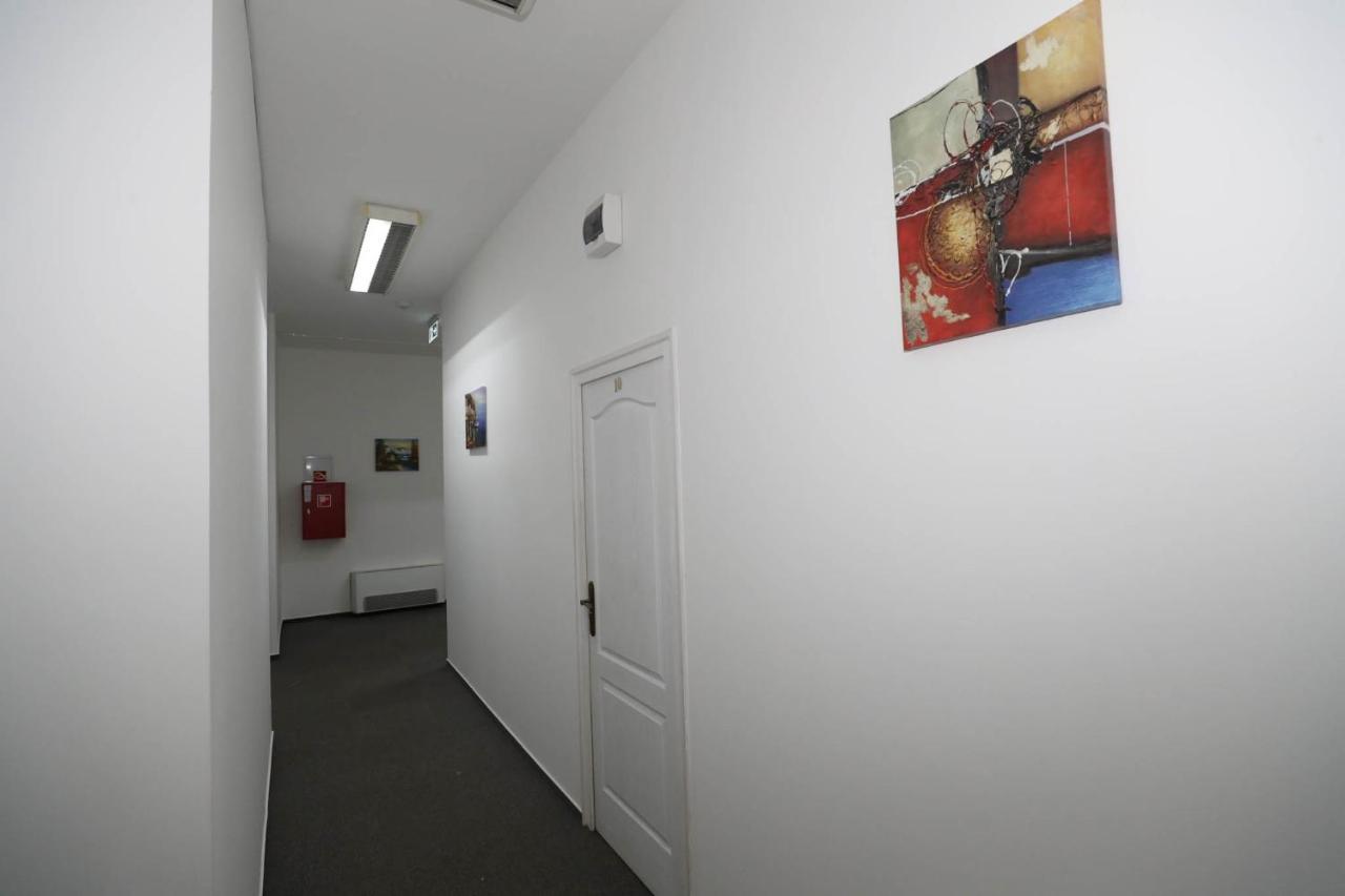 Hotel California Budapest Bagian luar foto