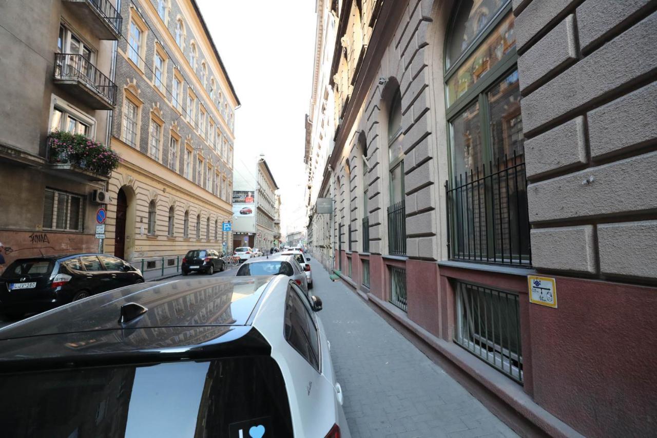 Hotel California Budapest Bagian luar foto