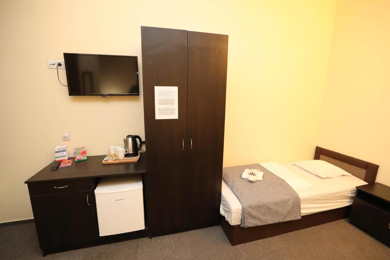 Hotel California Budapest Bagian luar foto