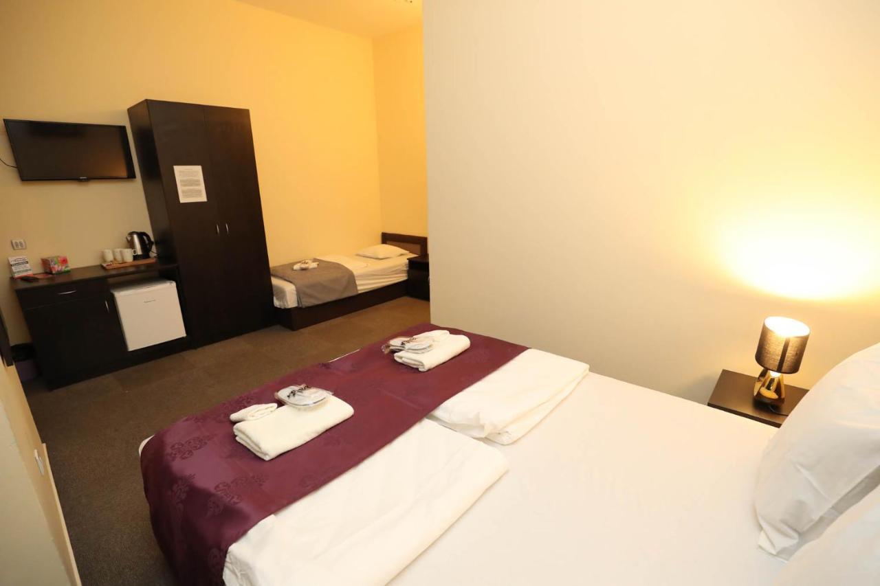 Hotel California Budapest Bagian luar foto